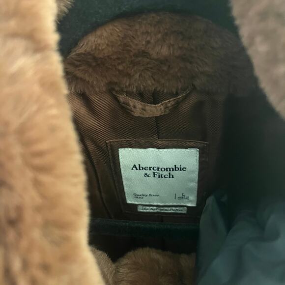 Abercrombie & Fitch Faux Fur Mini Puffer Size Large Cropped Statement Coat - Picture 7 of 10
